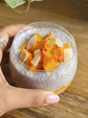 Chia mango pudding