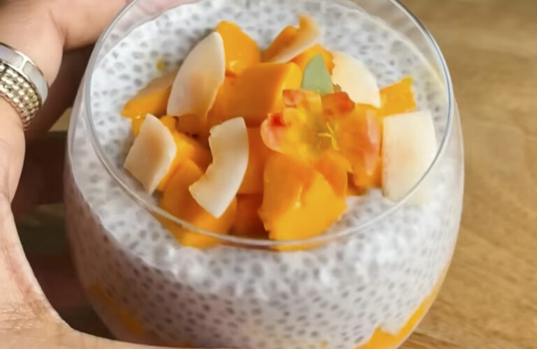 Chia mango pudding